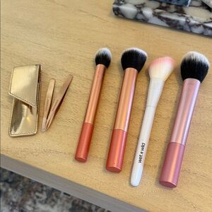 Wet n Wild Pink and White Brush Collection